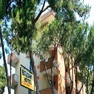 Brown Ξενοδοχείο με διαμερίσματα 3*